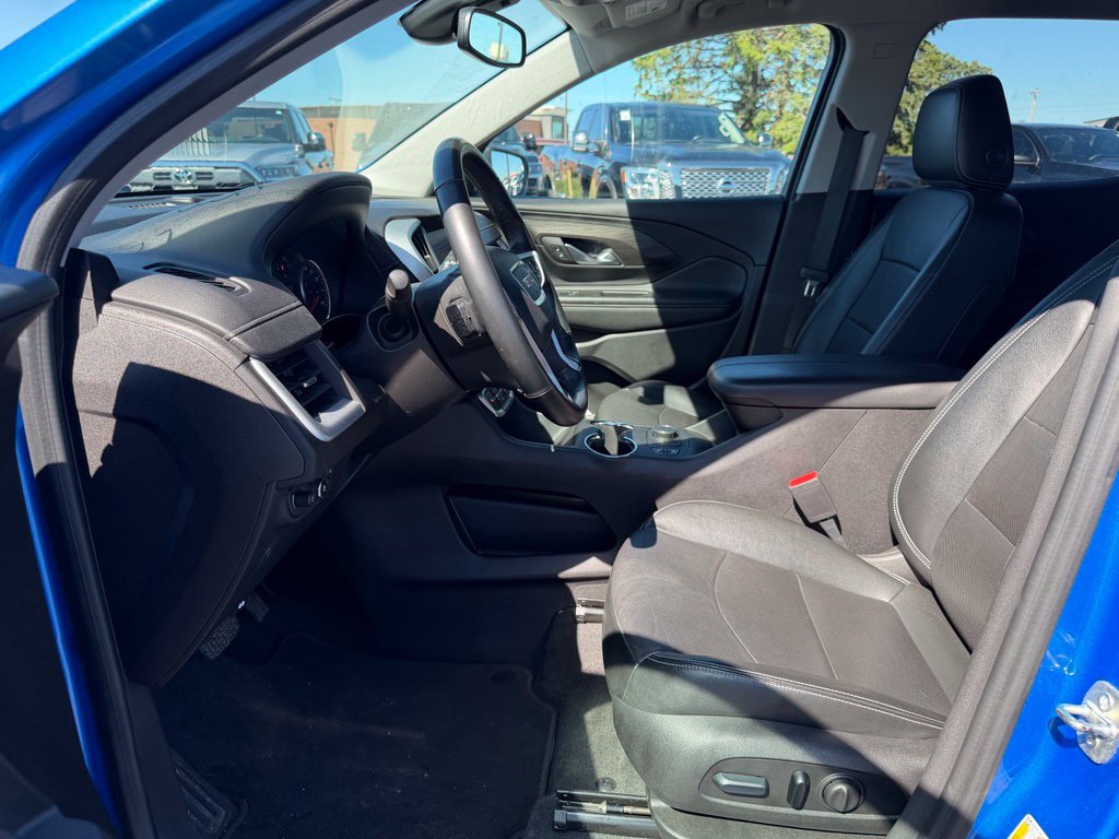 Used 2024 GMC Terrain SLT FWD image 14