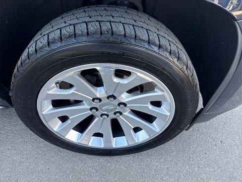 Used 2019 Cadillac Escalade Luxury image 17