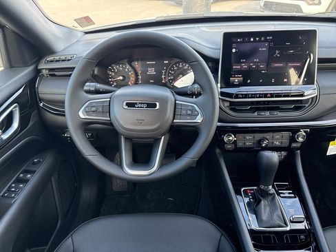 New 2026 Jeep Compass Latitude image 10