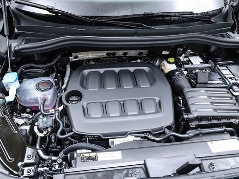 New 2026 Volkswagen Tiguan SE image 28