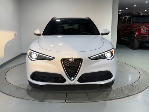 Used 2022 Alfa Romeo Stelvio Ti image 5