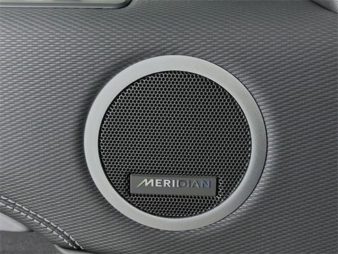 New 2026 Land Rover Discovery Dynamic SE image 20