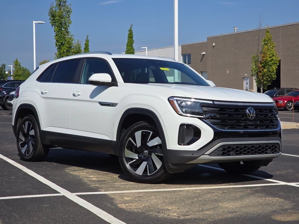 Used 2024 Volkswagen Atlas Cross Sport SE w/ Panoramic Sunroof Package AWD/4WD image 1