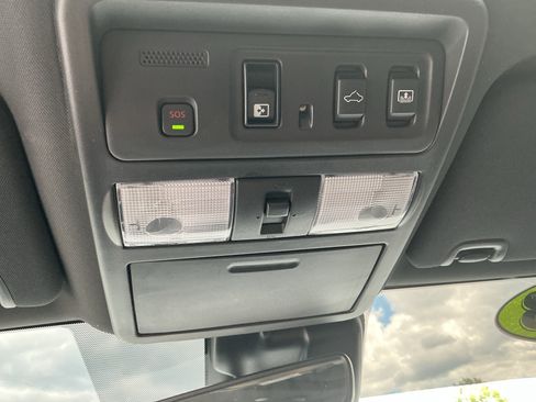 Used 2023 Nissan Titan Platinum Reserve w/ Moonroof Package AWD/4WD image 22