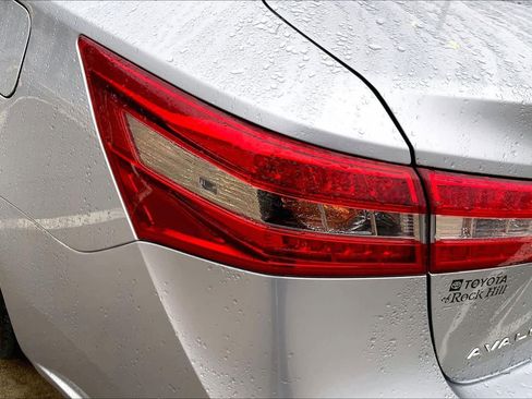 Used 2017 Toyota Avalon XLE image 24