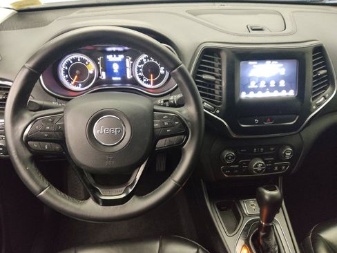 Used 2020 Jeep Cherokee Latitude Plus FWD image 22