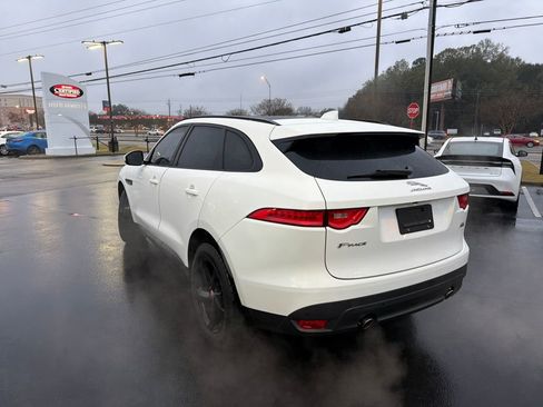 Used 2019 Jaguar F-PACE Premium image 3