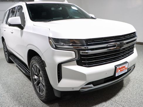 Used 2021 Chevrolet Tahoe LT w/ LT Signature Package RWD image 5