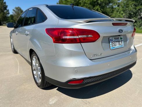 Used 2015 Ford Focus SE w/ Equipment Group 201A FWD image 8