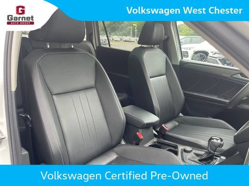Certified 2024 Volkswagen Tiguan SE AWD/4WD image 17