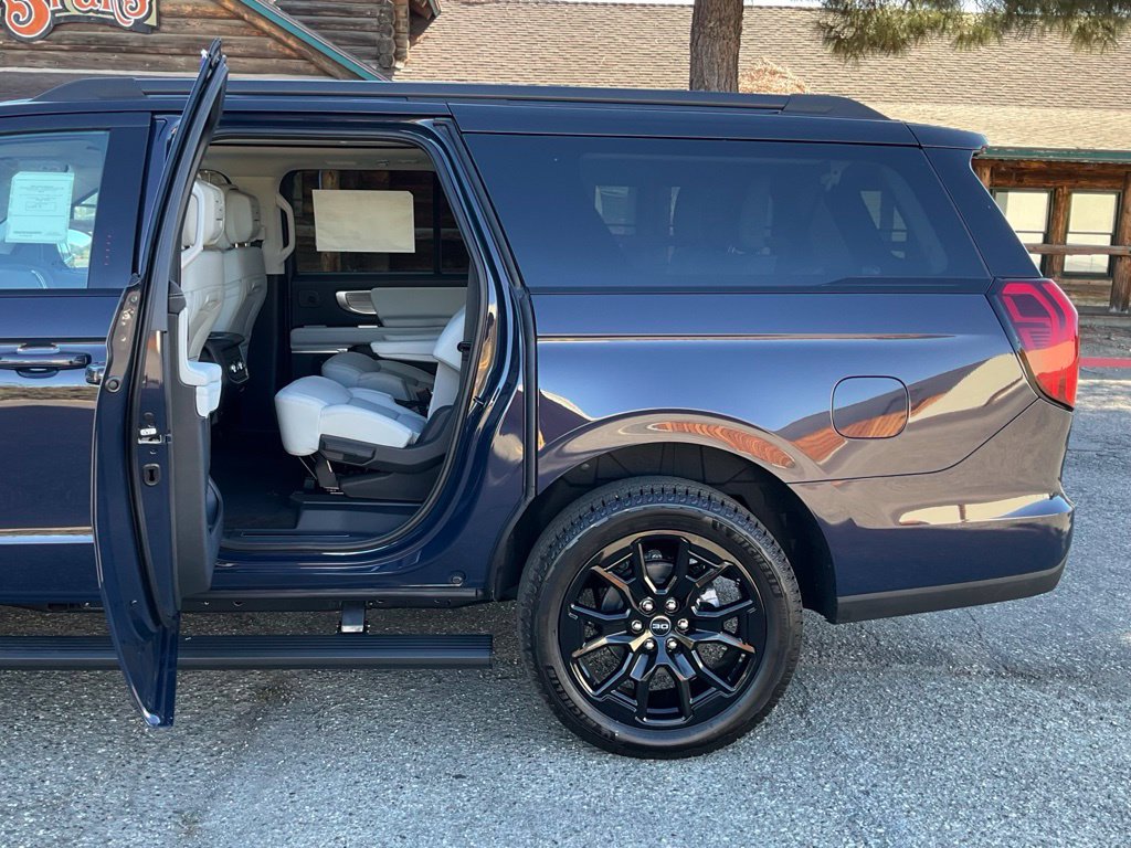 New 2027 Ford Expedition Max Platinum AWD/4WD image 23