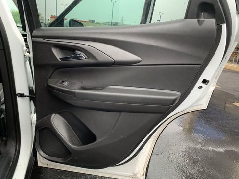Used 2025 Chevrolet TrailBlazer LT AWD/4WD image 29