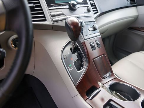 Used 2009 Toyota Venza FWD image 18