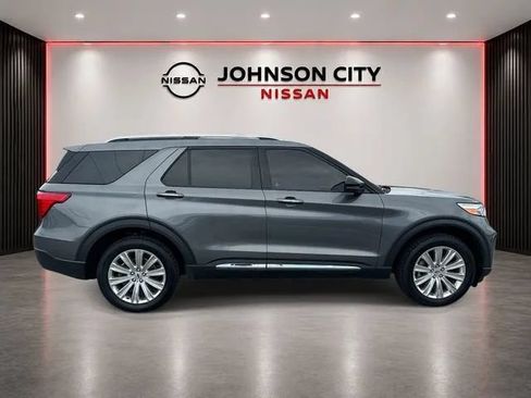 Used 2023 Ford Explorer Limited w/ Limited Technology Package AWD/4WD image 3