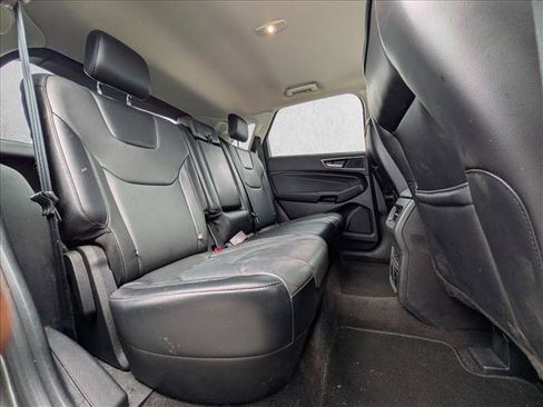 Used 2018 Ford Edge Titanium w/ Technology Package FWD image 18