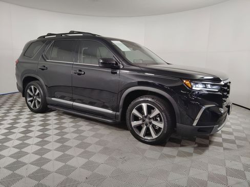 Certified 2023 Honda Pilot Touring image 7