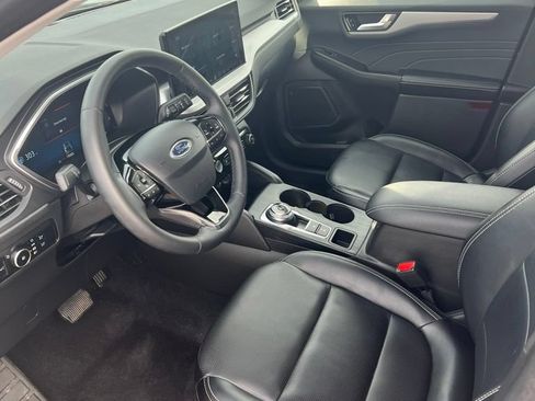 Used 2024 Ford Escape Platinum AWD/4WD image 9
