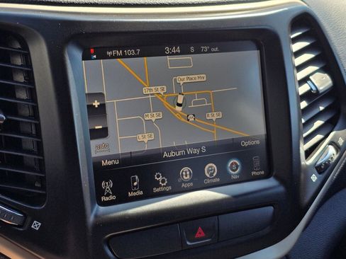 Used 2016 Jeep Cherokee Latitude FWD image 7