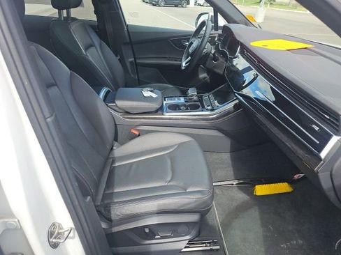 Used 2025 Audi Q7 3.0T Premium Plus AWD/4WD image 11