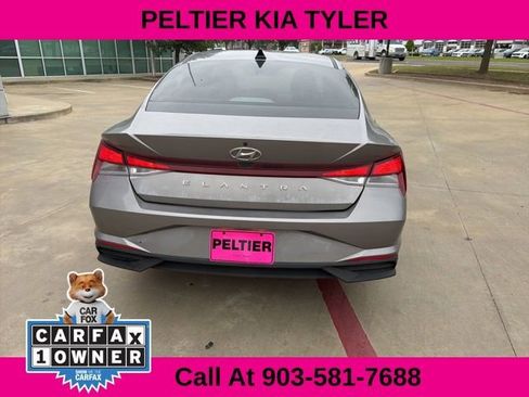 Used 2022 Hyundai Elantra SE FWD image 9