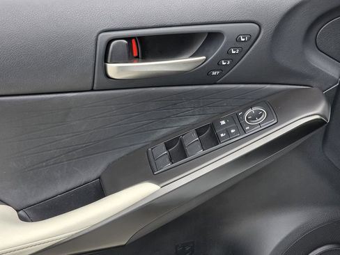 Used 2022 Lexus IS 350 F Sport image 17