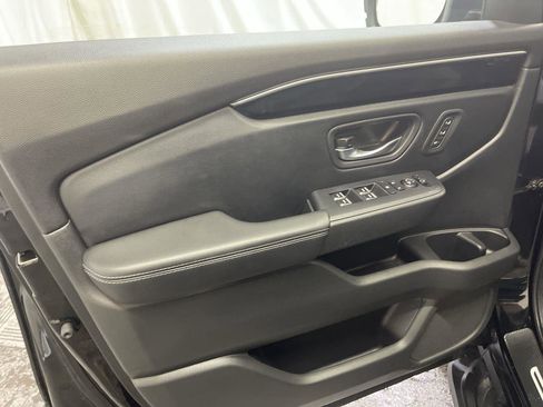 Used 2023 Honda Pilot Touring image 13