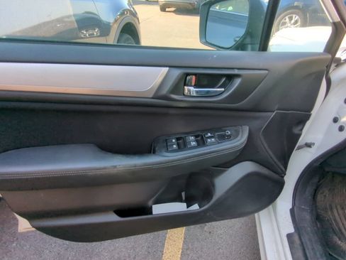Used 2016 Subaru Legacy 2.5i Premium AWD/4WD image 8