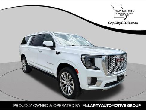 Used 2022 GMC Yukon XL Denali w/ Advanced Technology Package AWD/4WD image 1