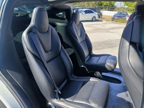 Used 2017 Tesla Model X 75D image 16