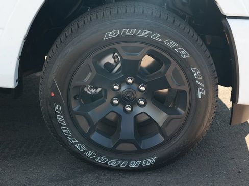 New 2026 RAM 1500 4x4 Crew Cab image 8