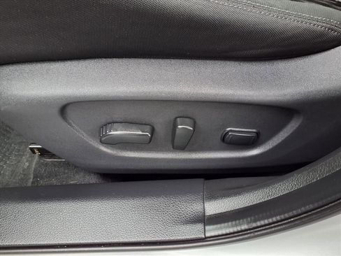 Used 2020 Nissan Rogue SV image 24