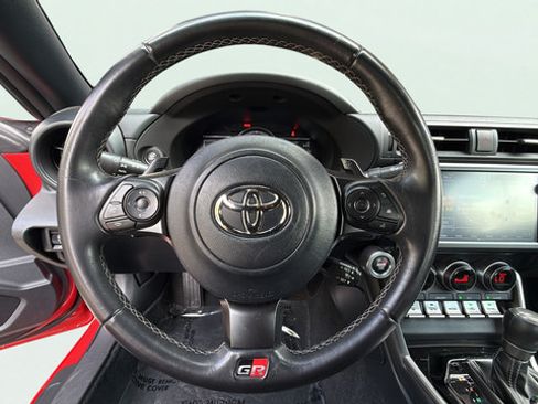 Used 2022 Toyota GR86 RWD image 15