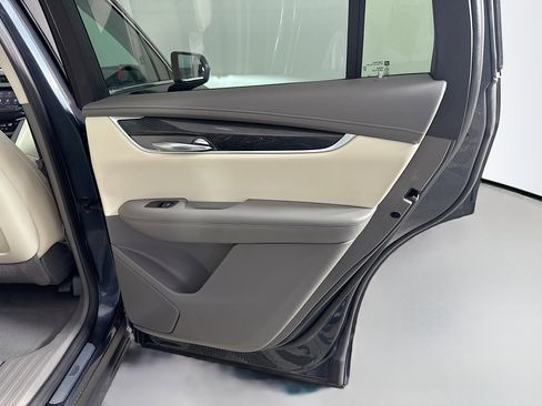 Used 2020 Cadillac XT6 Premium Luxury AWD/4WD image 28