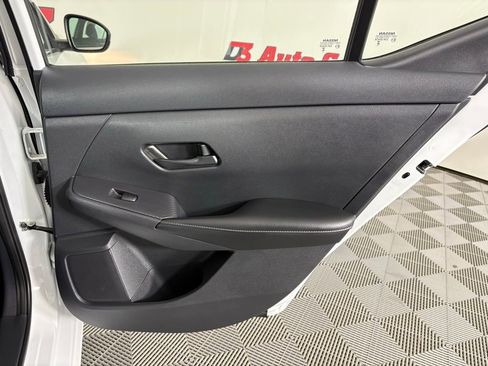 Used 2024 Nissan Sentra S image 40