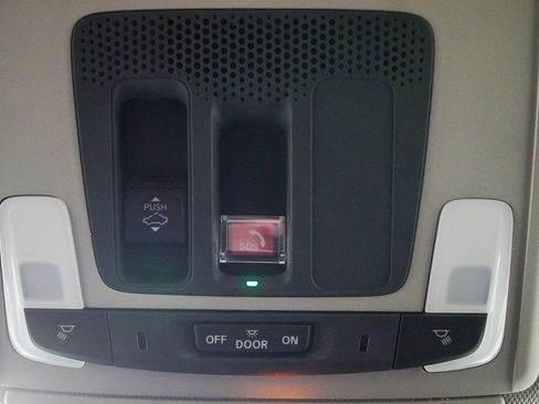 Certified 2025 Honda Accord SE image 25