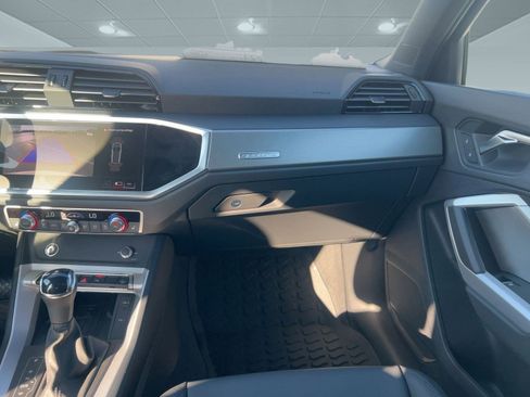 New 2025 Audi Q3 2.0T Premium image 27