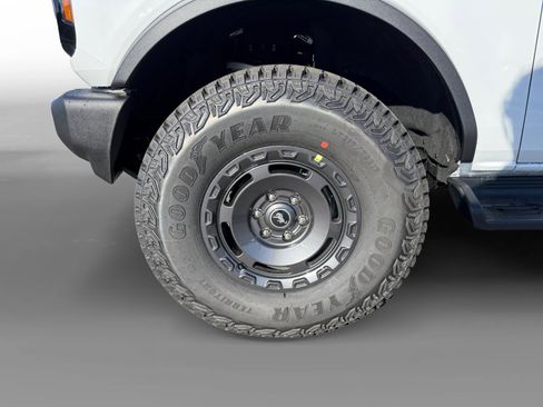 New 2025 Ford Bronco Outer Banks w/ Sasquatch Package image 9