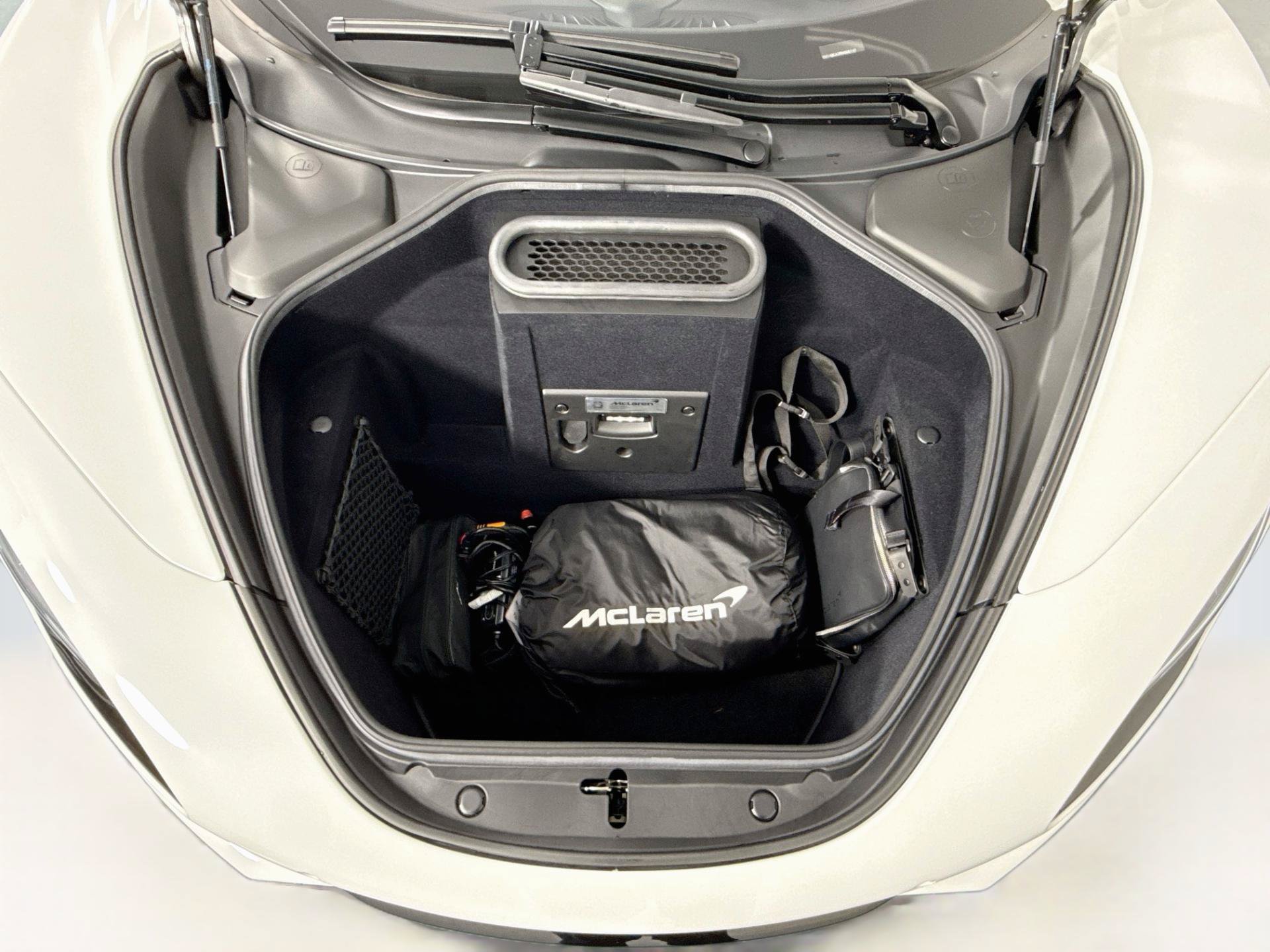 Used 2024 McLaren 750S Spider RWD image 25
