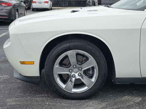 Used 2009 Dodge Challenger R/T RWD image 9