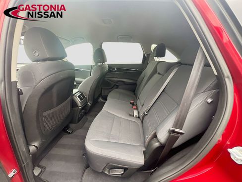 Used 2019 Kia Sorento LX image 30