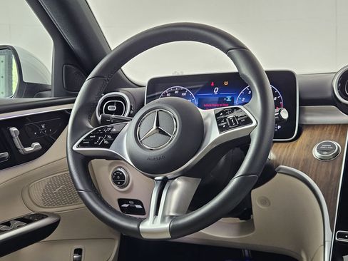 Used 2025 Mercedes-Benz C 300 Sedan image 37