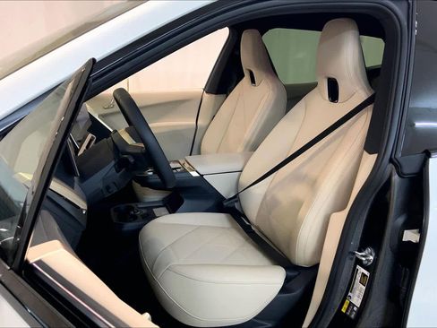 New 2026 BMW iX xDrive60 image 9