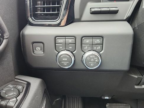 New 2026 GMC Sierra 2500 AT4 w/ AT4 Premium Plus Package AWD/4WD image 22