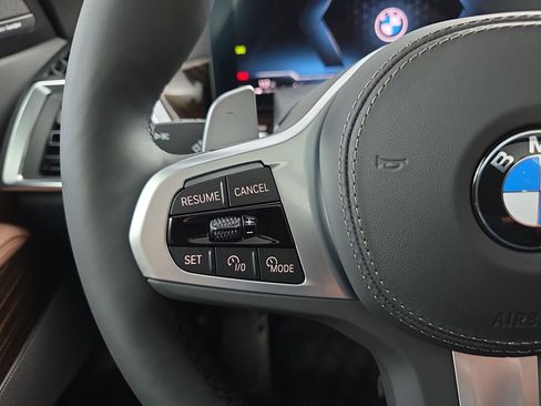 New 2026 BMW X5 xDrive40i w/ M Sport Package AWD/4WD image 17