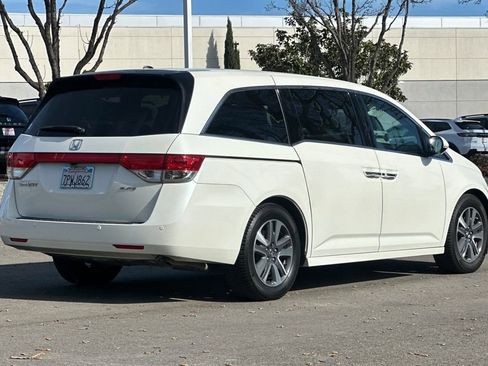 Used 2016 Honda Odyssey Touring Elite image 4