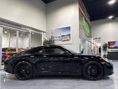 Used 2018 Porsche 911 Carrera image 5