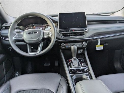 New 2026 Jeep Compass Latitude image 15
