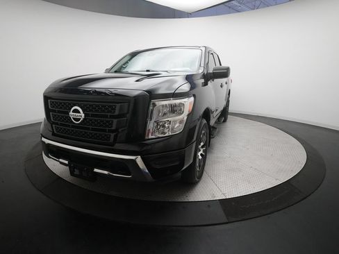 Used 2024 Nissan Titan SV w/ SV Convenience Package AWD/4WD image 12