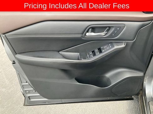 Used 2023 Nissan Rogue SL w/ SL Premium Package AWD/4WD image 3