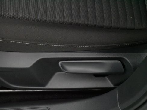 Certified 2025 Volkswagen Jetta S FWD image 20